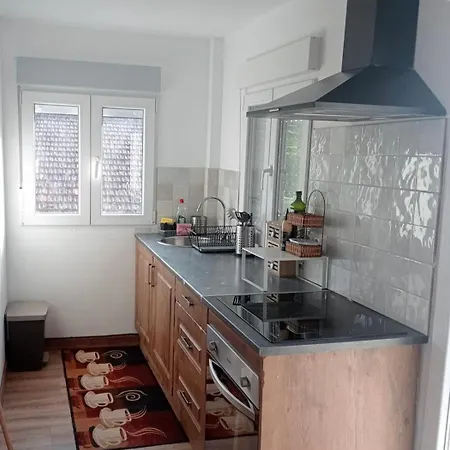 A Castelana De Holiday home Cea