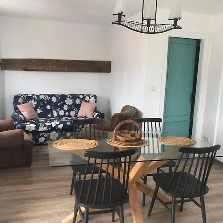 A Castelana De Holiday home Cea
